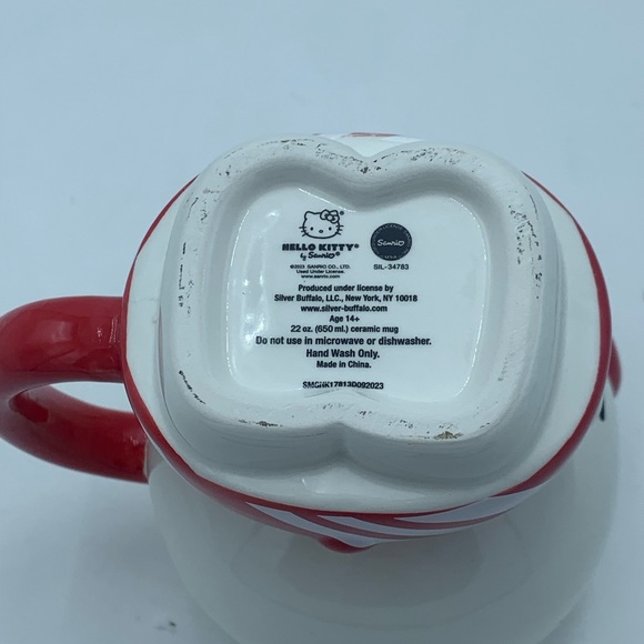 Hello Kitty Peppermint Ceramic Mug & Hello Kitty Salt and Pepper Shakers - Picture 6 of 16